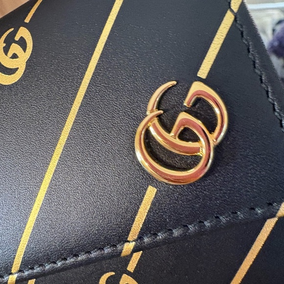 Gucci Black and Gold Leather Striped Wallet - Picture 2 of 13